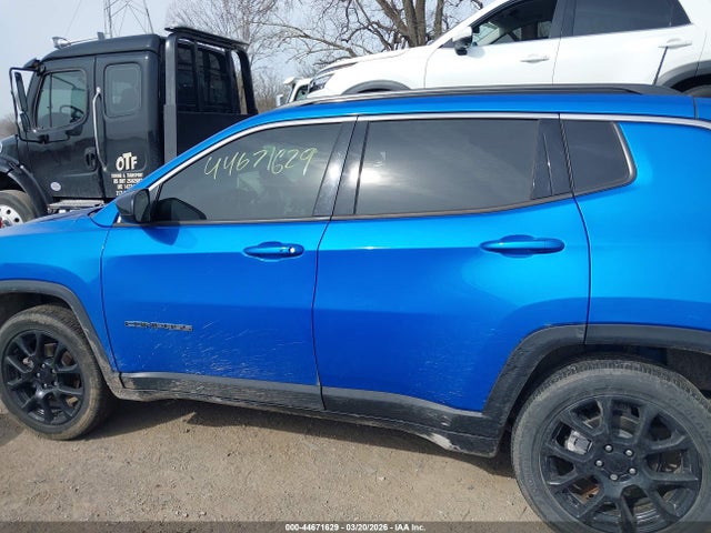 44671629 :رقم المزاد ، 3C4NJDFB5NT130613 vin ، 2022 Jeep Compass Latitude Lux 4x4 مزاد بيع