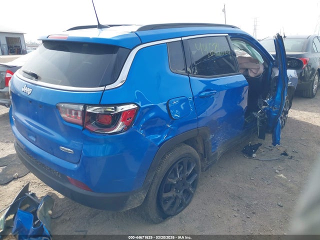 44671629 :رقم المزاد ، 3C4NJDFB5NT130613 vin ، 2022 Jeep Compass Latitude Lux 4x4 مزاد بيع