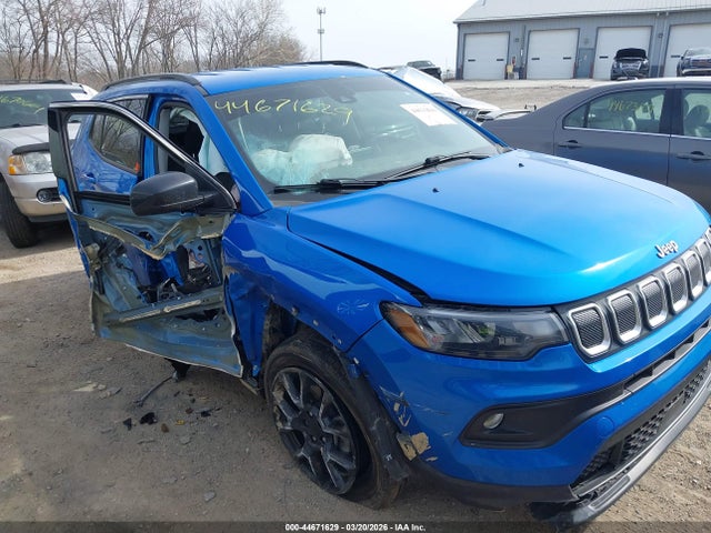44671629 :رقم المزاد ، 3C4NJDFB5NT130613 vin ، 2022 Jeep Compass Latitude Lux 4x4 مزاد بيع