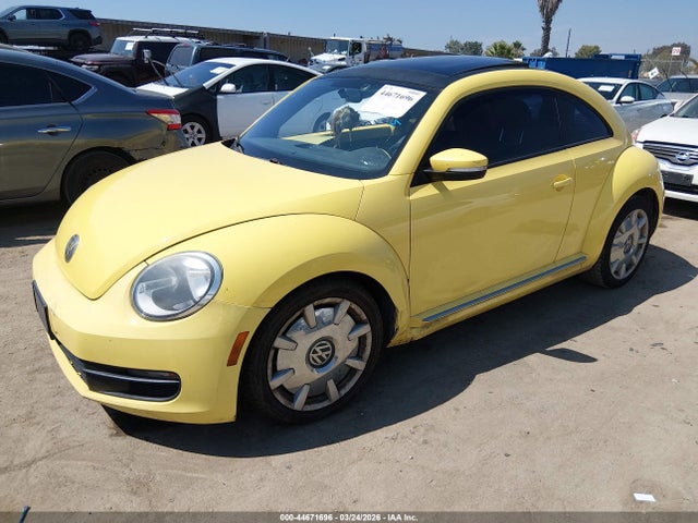 2012 Volkswagen Beetle 2.5l მანქანა იყიდება აუქციონზე, vin: 3VWJP7AT4CM665421, აუქციონის ნომერი: 44671696