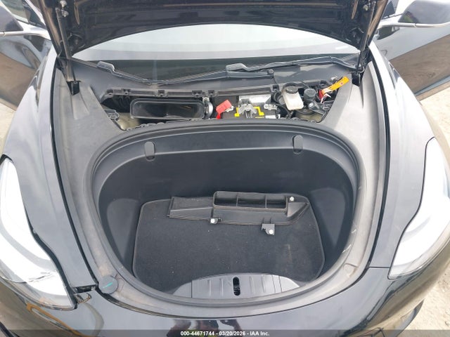 5YJ3E1EB6JF144430 Tesla Model 3 Long Range/performance
