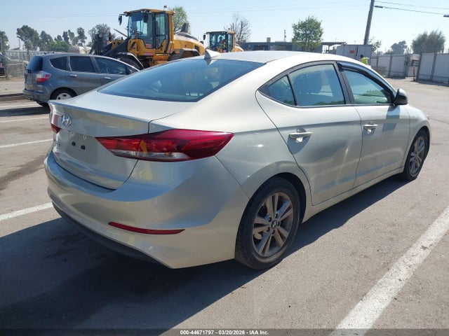 KMHD84LF0JU600038 Hyundai ELANTRA SEL