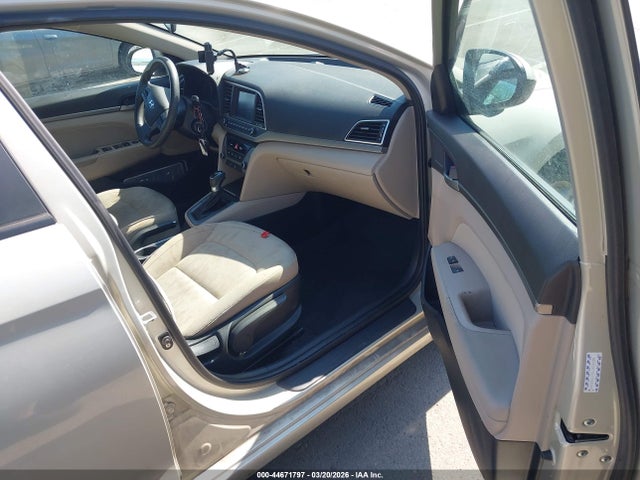 KMHD84LF0JU600038 Hyundai ELANTRA SEL