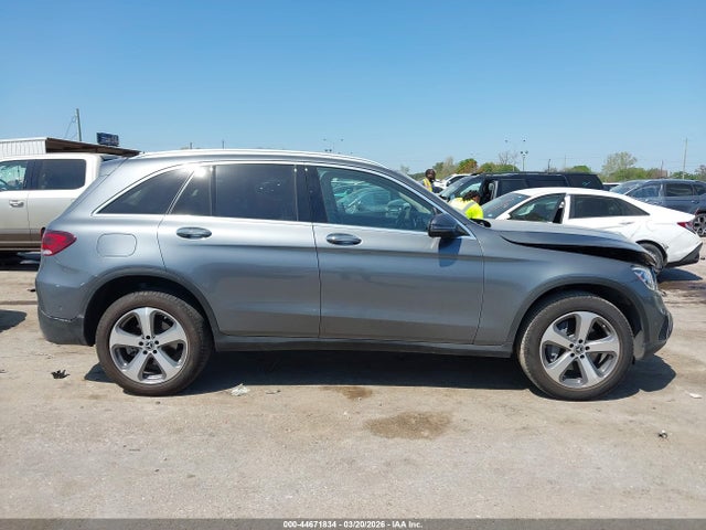 44671834 :رقم المزاد ، W1N0G8DB3NV373882 vin ، 2022 Mercedes-benz Glc 300 Suv مزاد بيع