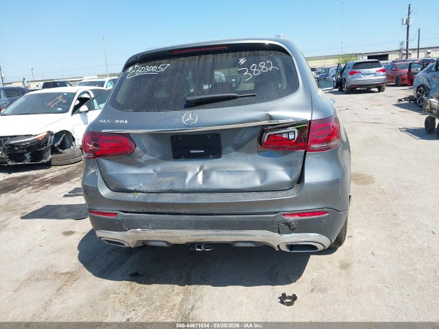 44671834 :رقم المزاد ، W1N0G8DB3NV373882 vin ، 2022 Mercedes-benz Glc 300 Suv مزاد بيع
