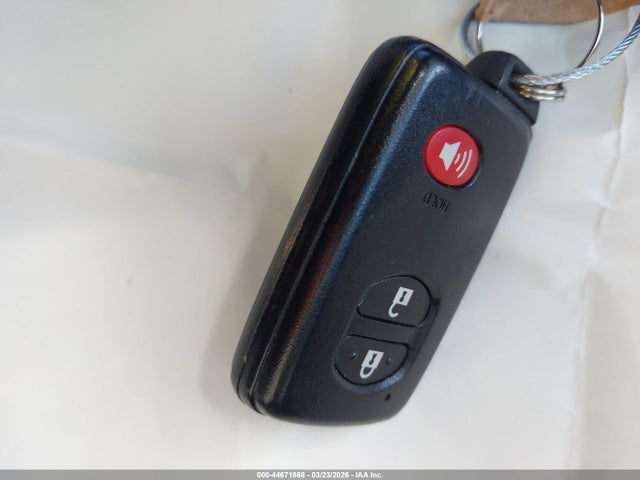 JTDKN3DU9E0371724 Toyota Prius Three