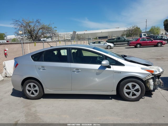 JTDKN3DU9E0371724 Toyota Prius Three