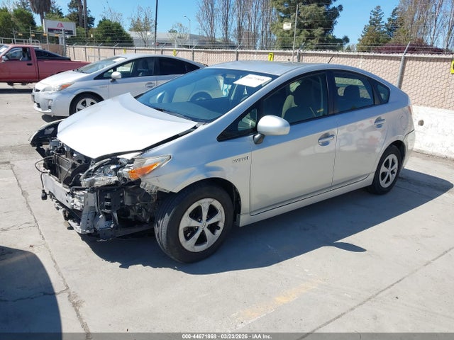 JTDKN3DU9E0371724 Toyota Prius Three