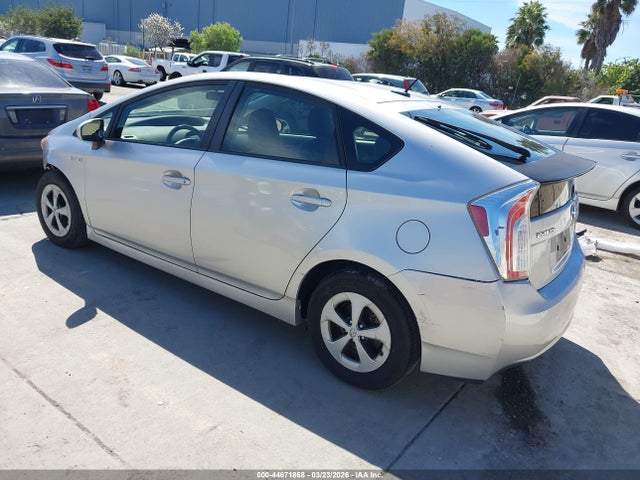 JTDKN3DU9E0371724 Toyota Prius Three