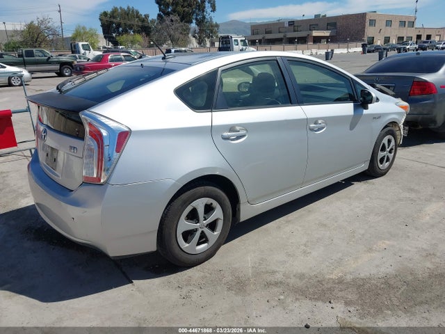 JTDKN3DU9E0371724 Toyota Prius Three