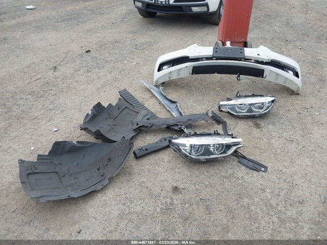 WBA8E1G32HNU15536 BMW 320i