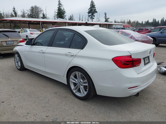 WBA8E1G32HNU15536 BMW 320i