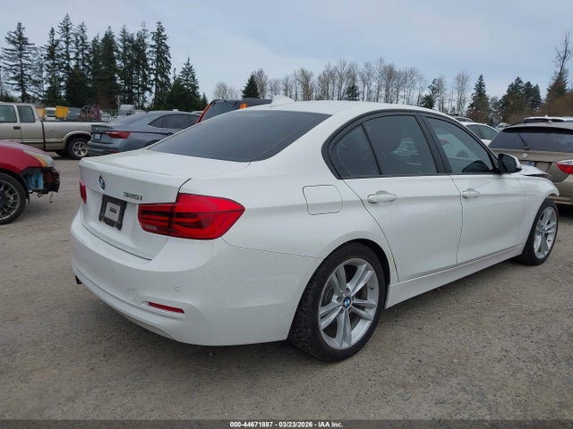 WBA8E1G32HNU15536 BMW 320i