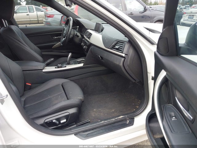 WBA8E1G32HNU15536 BMW 320i