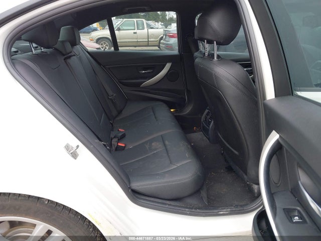 WBA8E1G32HNU15536 BMW 320i
