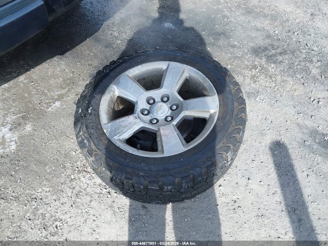 Продажа на аукционе авто 2019 Chevrolet Suburban Lt, vin: 1GNSKHKC8KR406140, номер лота: 44671951