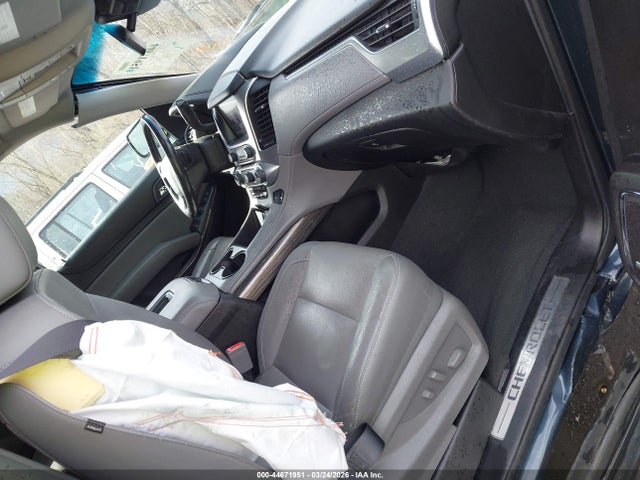 Продажа на аукционе авто 2019 Chevrolet Suburban Lt, vin: 1GNSKHKC8KR406140, номер лота: 44671951