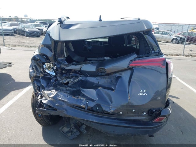 2018 Toyota Rav4 Le მანქანა იყიდება აუქციონზე, vin: JTMBFREV0JJ734939, აუქციონის ნომერი: 44671961