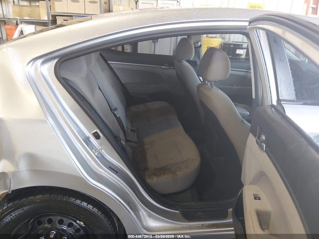 Продажа на аукционе авто 2020 Hyundai Elantra Se, vin: 5NPD74LFXLH618096, номер лота: 44672013