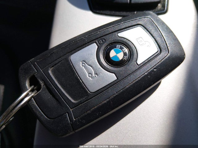 2015 Bmw 320i Xdrive მანქანა იყიდება აუქციონზე, vin: WBA3C3G58FNS75471, აუქციონის ნომერი: 44672018