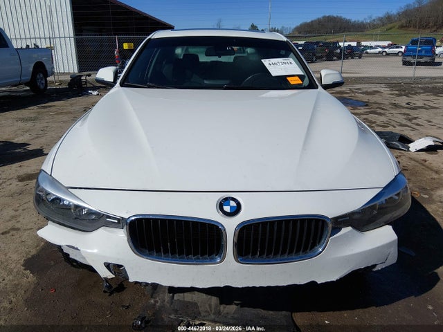 2015 Bmw 320i Xdrive მანქანა იყიდება აუქციონზე, vin: WBA3C3G58FNS75471, აუქციონის ნომერი: 44672018