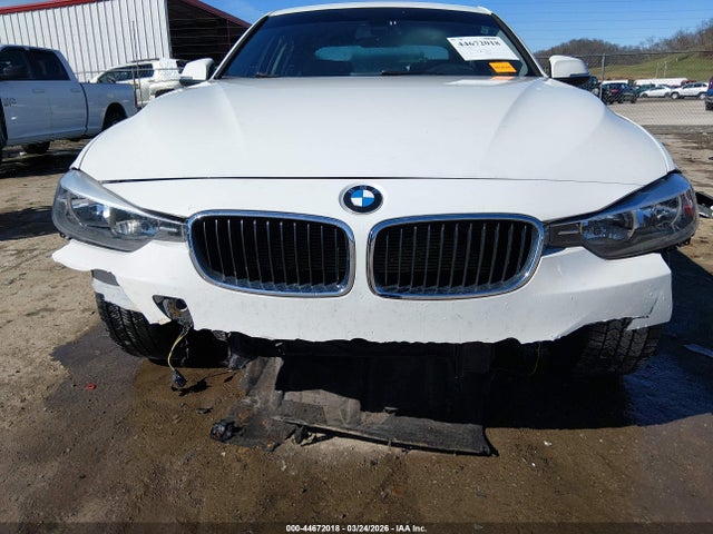 2015 Bmw 320i Xdrive მანქანა იყიდება აუქციონზე, vin: WBA3C3G58FNS75471, აუქციონის ნომერი: 44672018