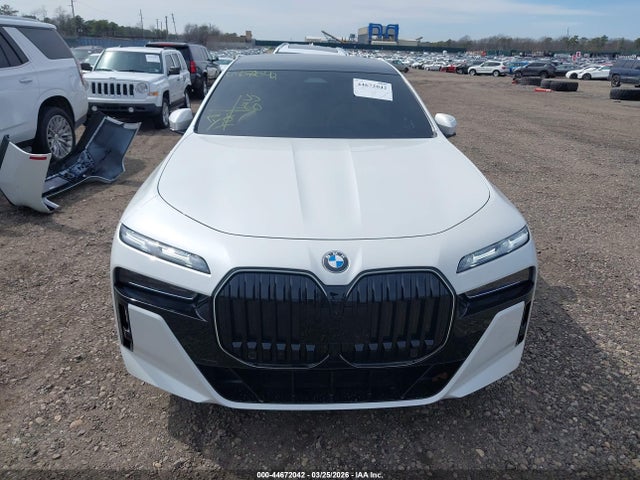 WBA33EH09RCS26407 BMW 740i Xdrive