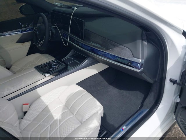 WBA33EH09RCS26407 BMW 740i Xdrive
