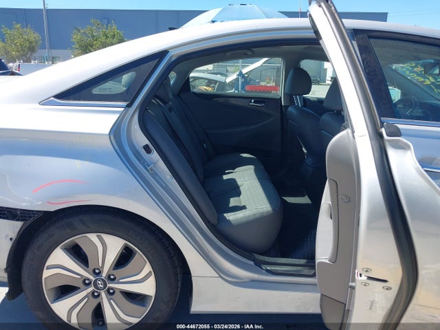 Hyundai Sonata Hybrid Limited 2014 KMHEC4A4XEA111478 Image 8