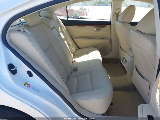 JTHBW1GGXF2100246 Lexus ES 300H