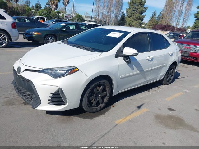 Toyota Corolla Se Special Edition 2017 5YFBURHE1HP649714 Image 2