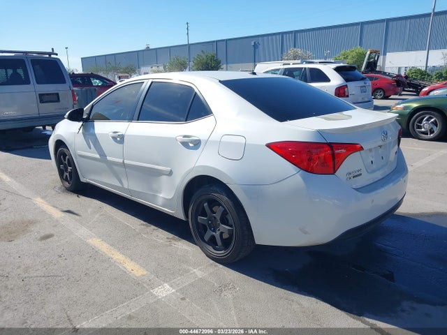 Toyota Corolla Se Special Edition 2017 5YFBURHE1HP649714 Image 3