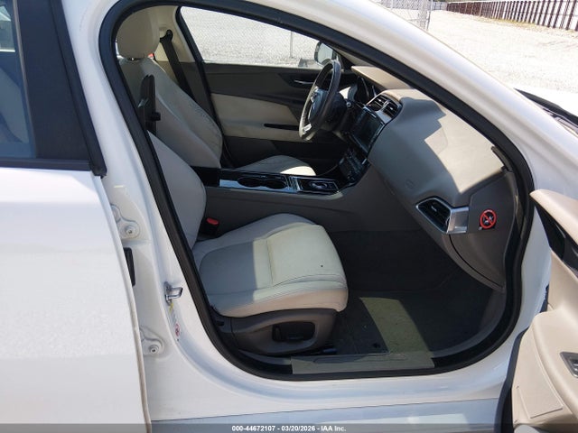 44672107 :رقم المزاد ، SAJAD4BGXHA947466 vin ، 2017 Jaguar Xe 25t Premium مزاد بيع