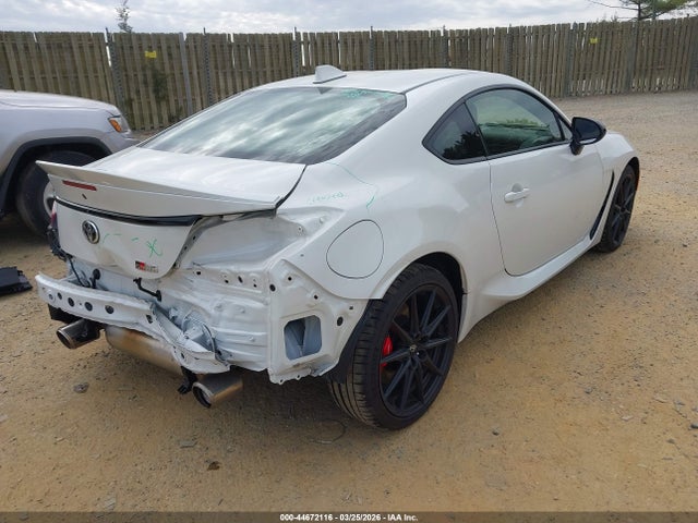 2025 TOYOTA GR86 JF1ZNBE17S9757472 Photo 3