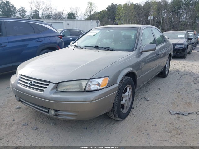1998 TOYOTA CAMRY 4T1BF22K5WU069913 Photo 1