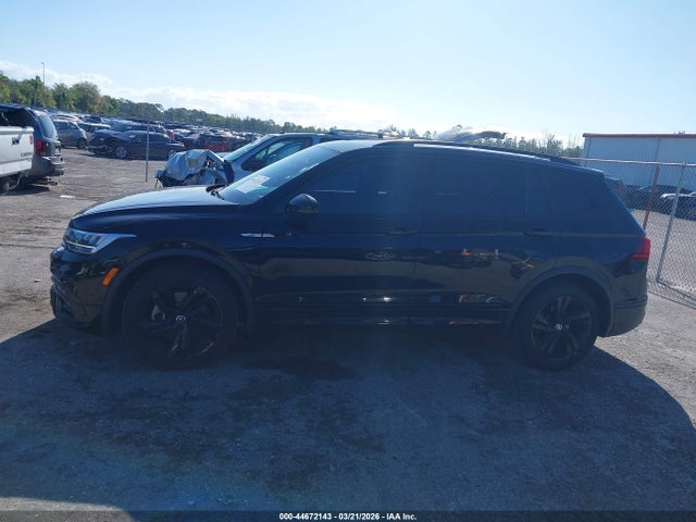 44672143 :رقم المزاد ، 3VVCB7AX0PM098676 vin ، 2023 Volkswagen Tiguan 2.0t Se R-line Black مزاد بيع