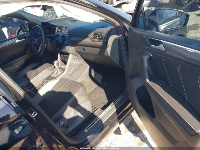 44672143 :رقم المزاد ، 3VVCB7AX0PM098676 vin ، 2023 Volkswagen Tiguan 2.0t Se R-line Black مزاد بيع