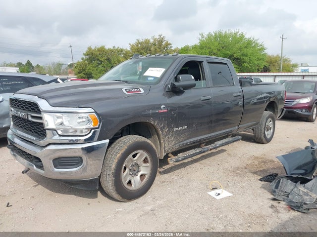 44672163 :رقم المزاد ، 3C6UR5HL0KG683262 vin ، 2019 Ram 2500 Tradesman  4x4 8' Box مزاد بيع