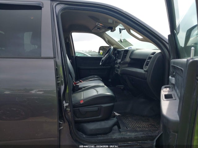 44672163 :رقم المزاد ، 3C6UR5HL0KG683262 vin ، 2019 Ram 2500 Tradesman  4x4 8' Box مزاد بيع