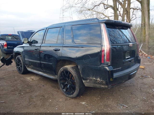 2016 Cadillac Escalade Luxury Collection მანქანა იყიდება აუქციონზე, vin: 1GYS4BKJ5GR107219, აუქციონის ნომერი: 44672192
