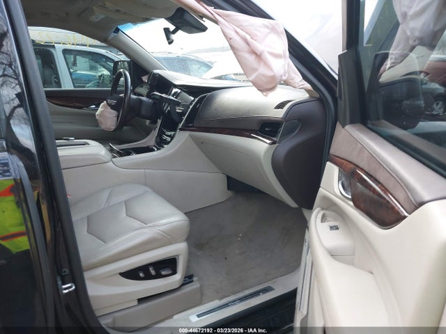 2016 Cadillac Escalade Luxury Collection მანქანა იყიდება აუქციონზე, vin: 1GYS4BKJ5GR107219, აუქციონის ნომერი: 44672192