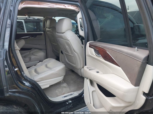 2016 Cadillac Escalade Luxury Collection მანქანა იყიდება აუქციონზე, vin: 1GYS4BKJ5GR107219, აუქციონის ნომერი: 44672192