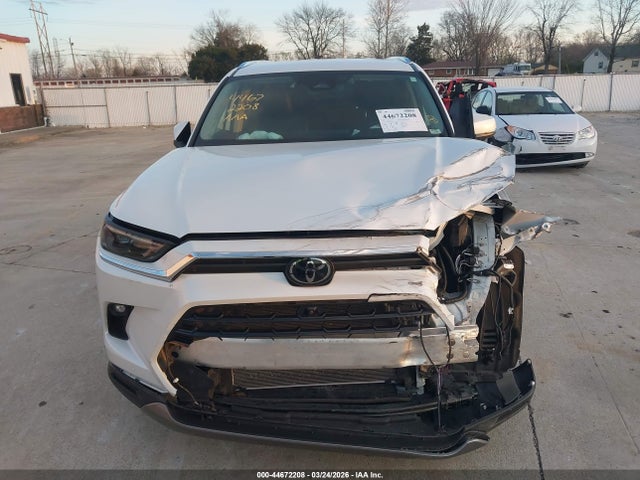 Продажа на аукционе авто 2024 Toyota Grand Highlander Limited, vin: 5TDAAAB58RS033242, номер лота: 44672208