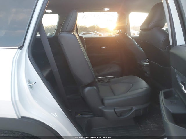 Продажа на аукционе авто 2024 Toyota Grand Highlander Limited, vin: 5TDAAAB58RS033242, номер лота: 44672208