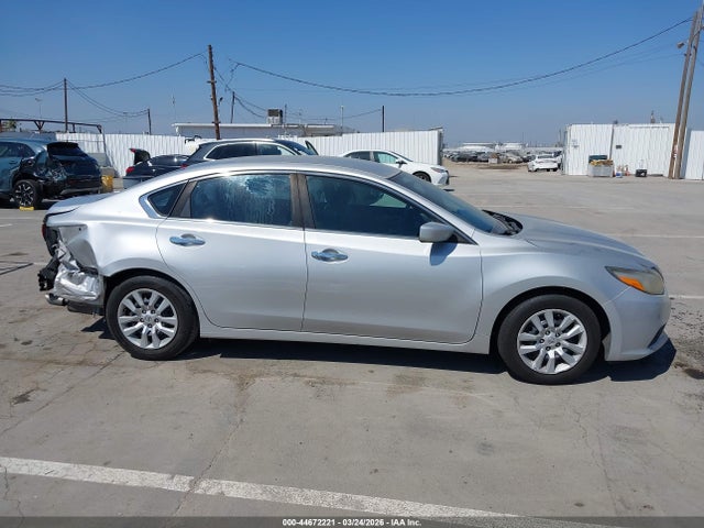 2017 Nissan Altima 2.5 მანქანა იყიდება აუქციონზე, vin: 1N4AL3AP7HC244110, აუქციონის ნომერი: 44672221