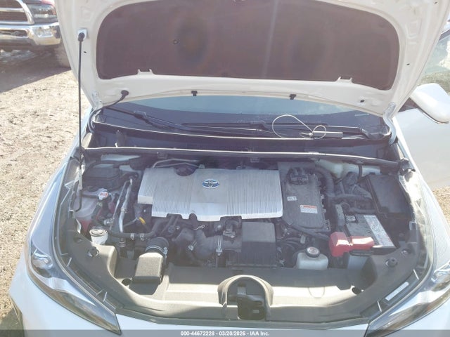 JTDL9MFU8N3033922 Toyota Prius Le Awd-e