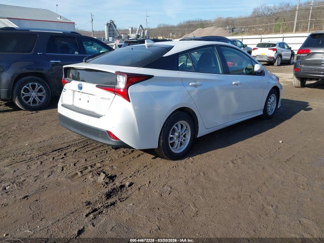 JTDL9MFU8N3033922 Toyota Prius Le Awd-e