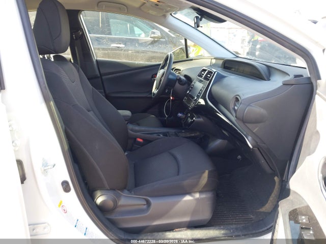 JTDL9MFU8N3033922 Toyota Prius Le Awd-e