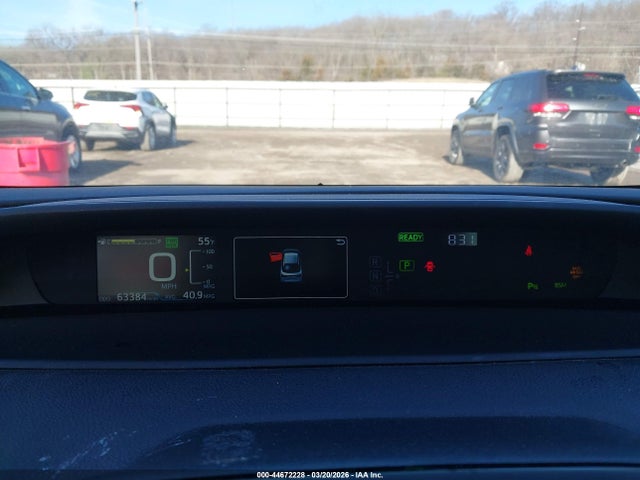 JTDL9MFU8N3033922 Toyota Prius Le Awd-e