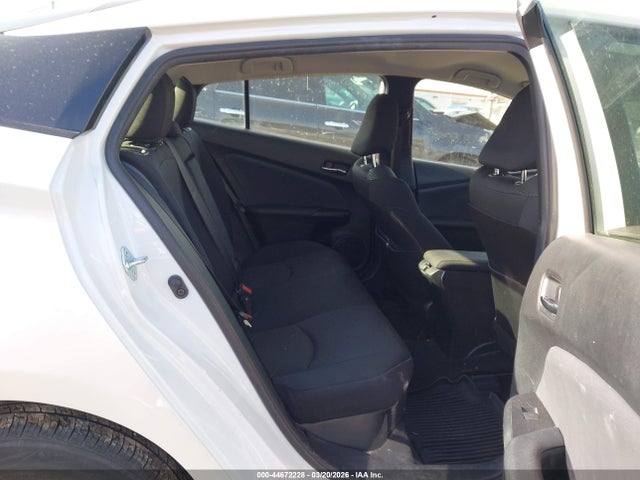 JTDL9MFU8N3033922 Toyota Prius Le Awd-e